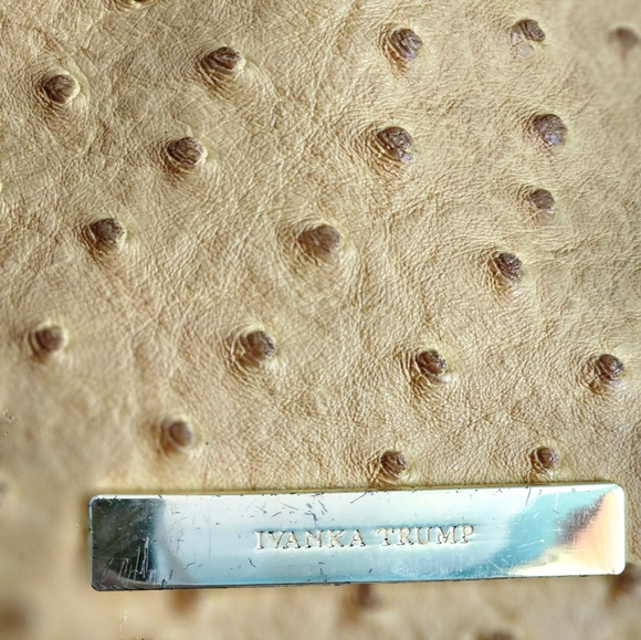 Ivanka Trump collection rare ostrich pattern purse handbag - Picture 4 of 10